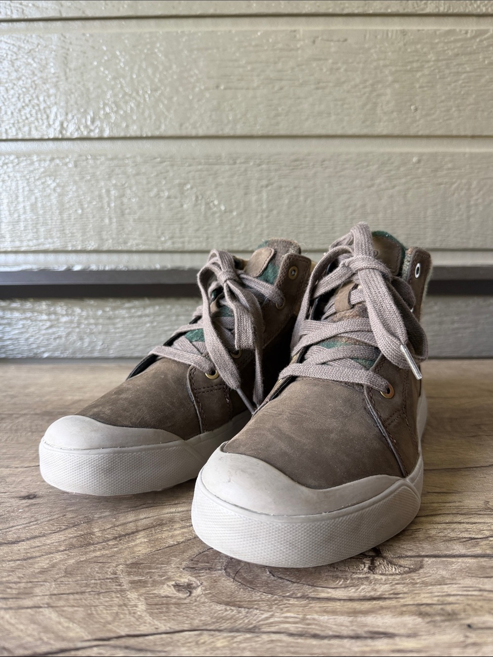 Keen Women’s Brown and Tan High-Top Ankle Boots size 7.5